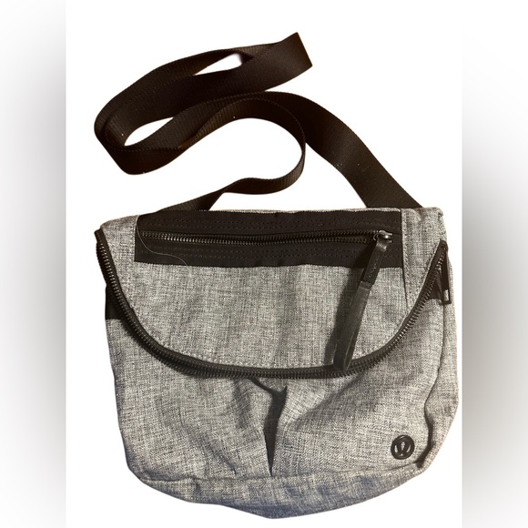 lululemon athletica Handbags - Lululemon Festival bag